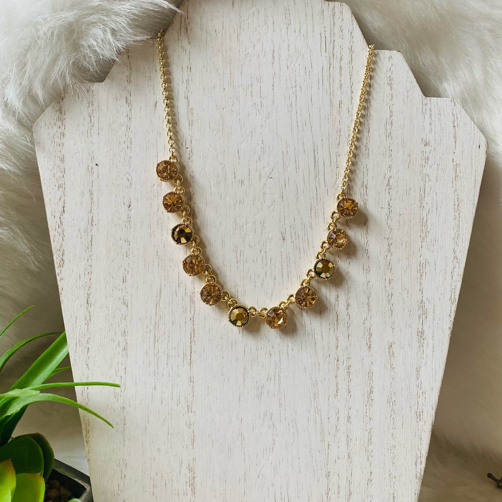 Gold tone, necklace.